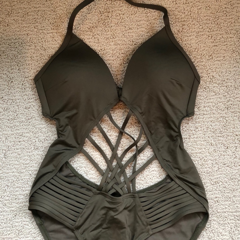 Kenneth Cole Swim - Picture 2 of 4